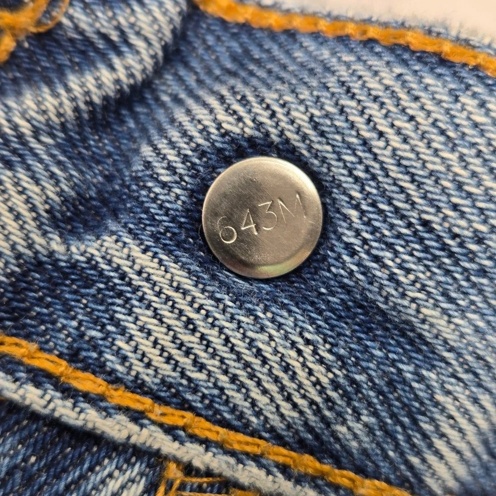 Levis 505 Regular Fit Jeans Mens 36x30 Light Wash Blue Denim Made in USA Vintage